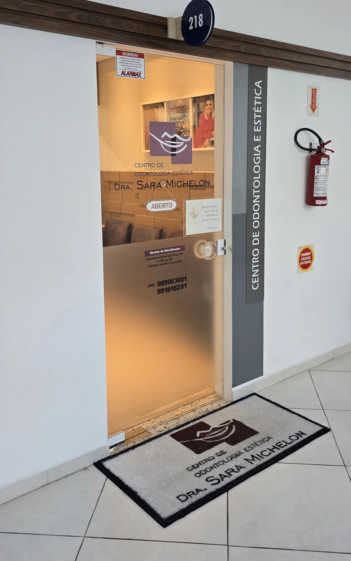 Entrada da sala 218